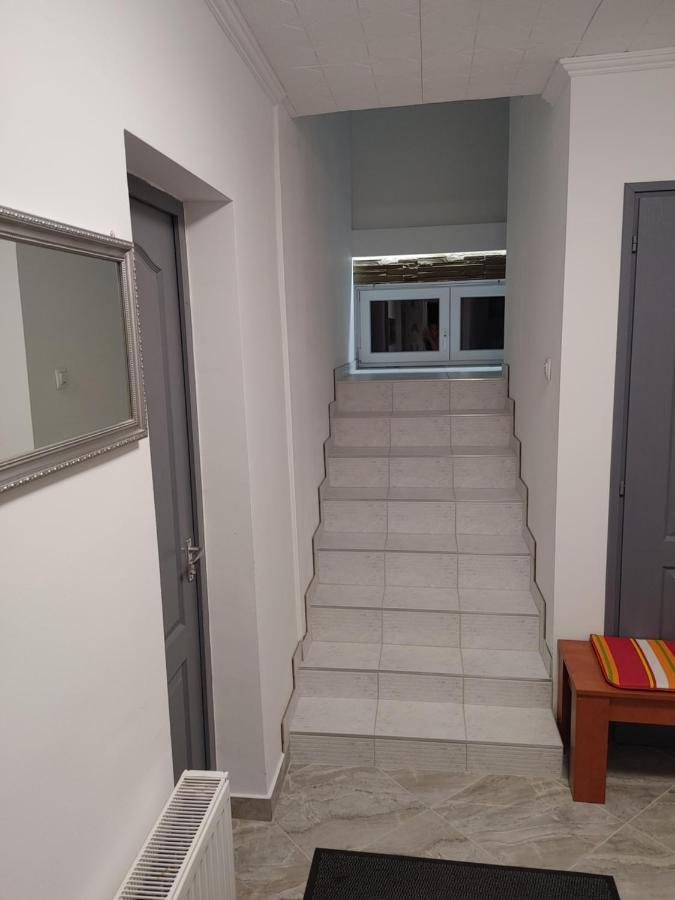 Fiesta Apartman Miskolc Exteriör bild