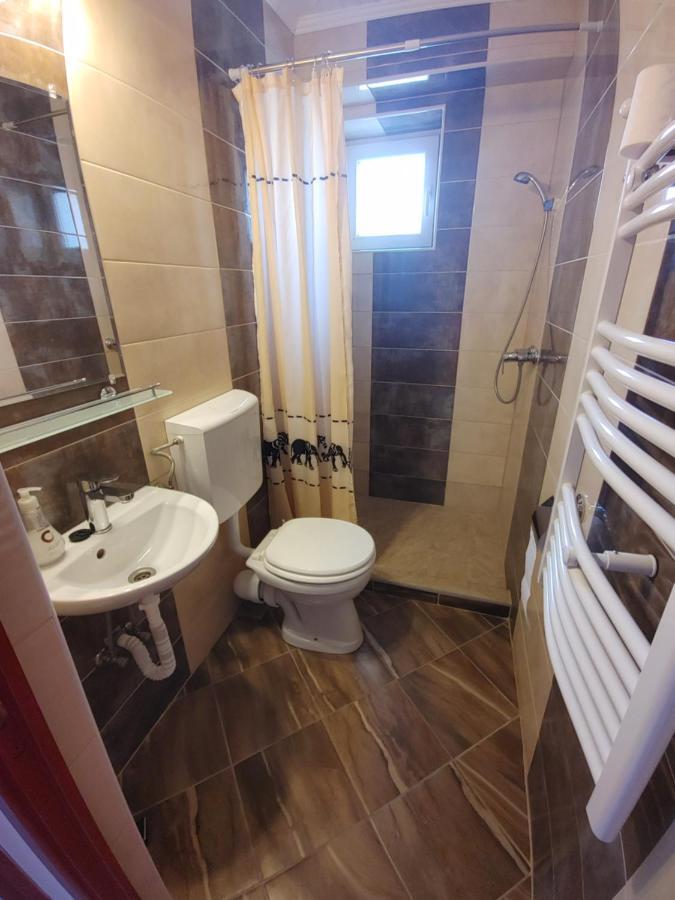 Fiesta Apartman Miskolc Exteriör bild
