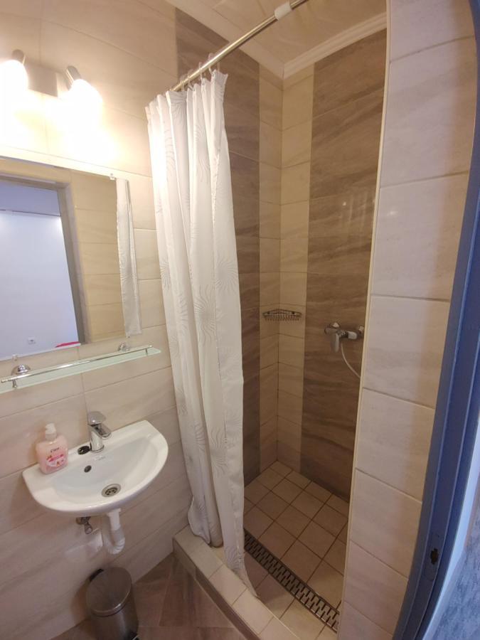 Fiesta Apartman Miskolc Exteriör bild