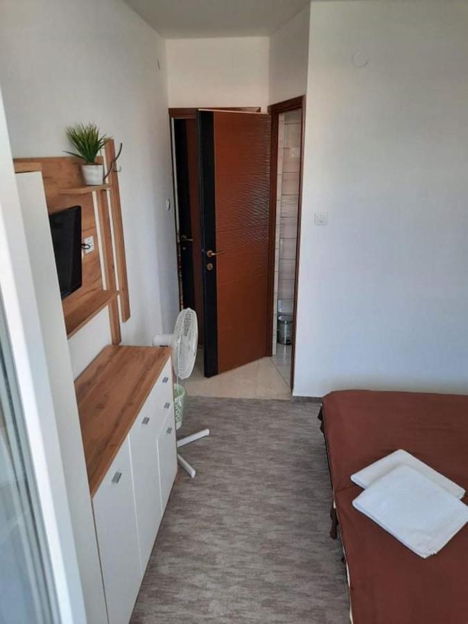 Fiesta Apartman Miskolc Exteriör bild