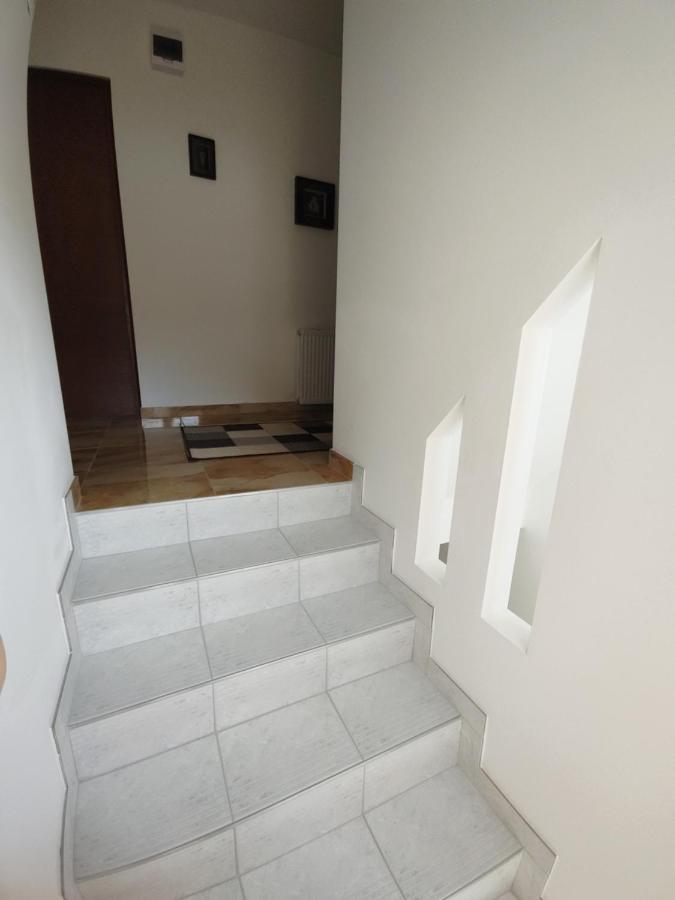 Fiesta Apartman Miskolc Exteriör bild