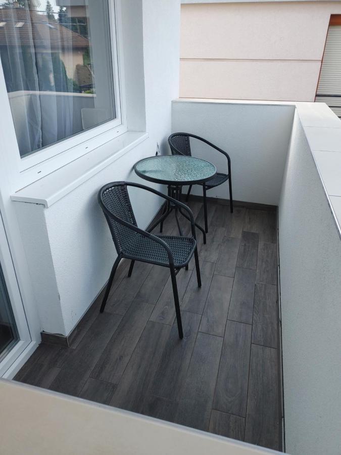 Fiesta Apartman Miskolc Exteriör bild
