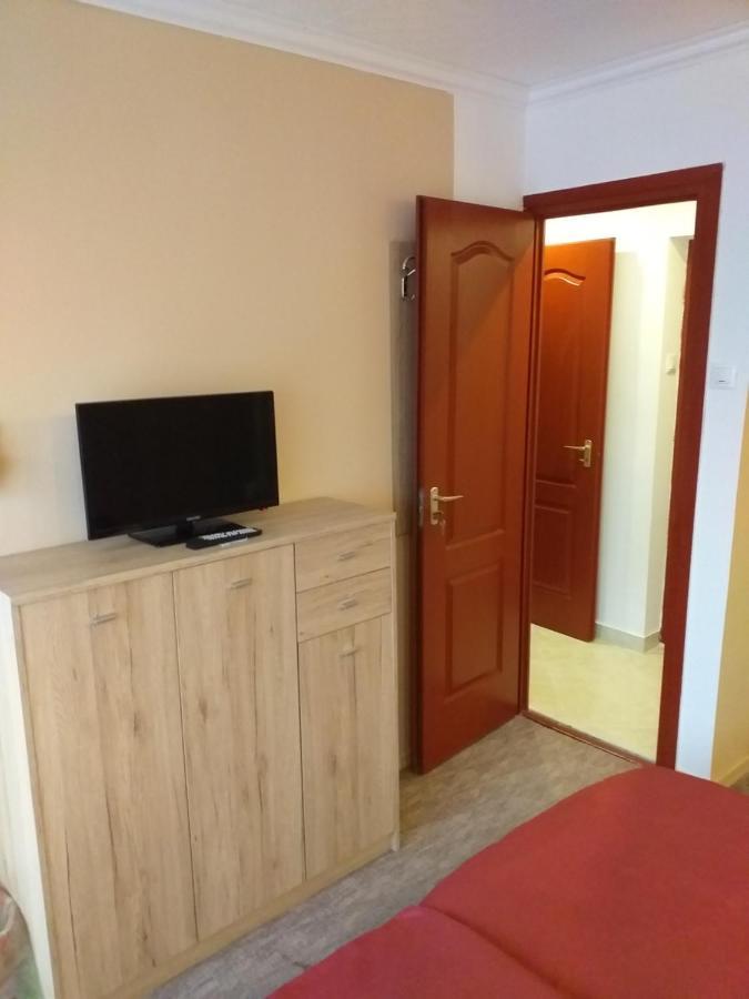 Fiesta Apartman Miskolc Exteriör bild